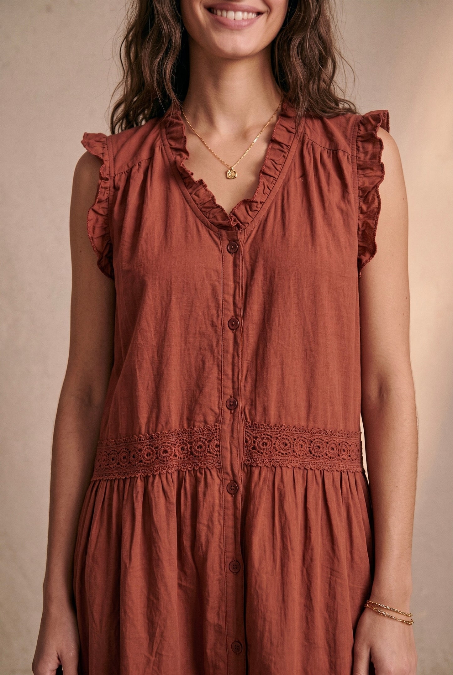 Robe courte boutonnée sans manches col V dentelle coupe ample - Silvie