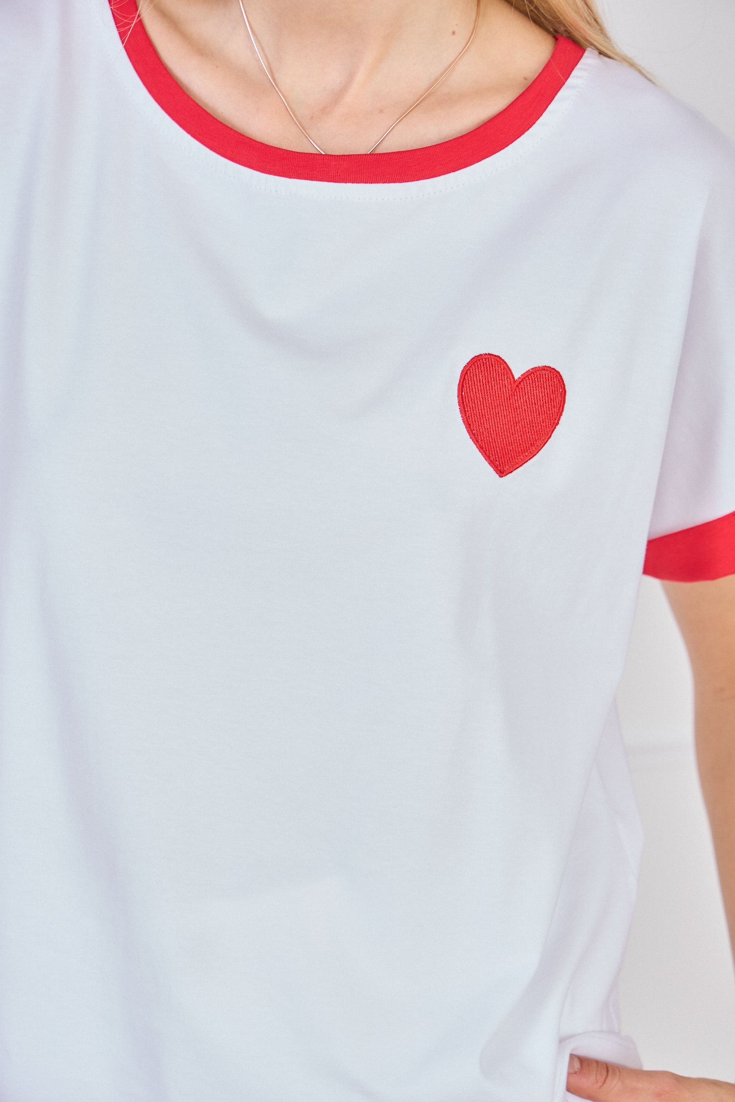 T-shirt coeur brodé rouge - Sira